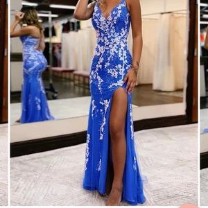 Prom dress in ‘blue sail’ color with flower detail